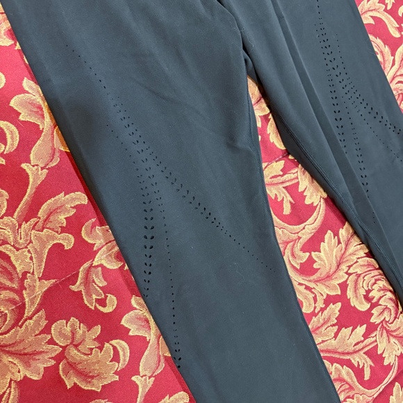 Athleta Elation Lasercut Tight Black Leggings-Size XS/TP - Picture 3 of 7
